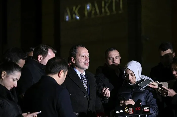 baskan-recep-tayyip-erdogan-yeniden-refah-partisi-genel-baskani-erbakani-kabul-etti-1702399041618.jpeg Başkan Recep Tayyip Erdoğan, Yeniden Refah Partisi Genel Başkanı Erbakan ile görüştü-1