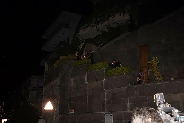 feryal-gulman-ve-kemal-gulmanin-oglu-aslan-gulmandan-skandal-cadilar-bayrami-icin-koronavirus-partisi-1604334149665.jpeg Feryal Gülman ve Kemal Gülman'ın oğlu Aslan Gülman’dan skandal! “Cadılar Bayramı” için koronavirüs partisi...-3