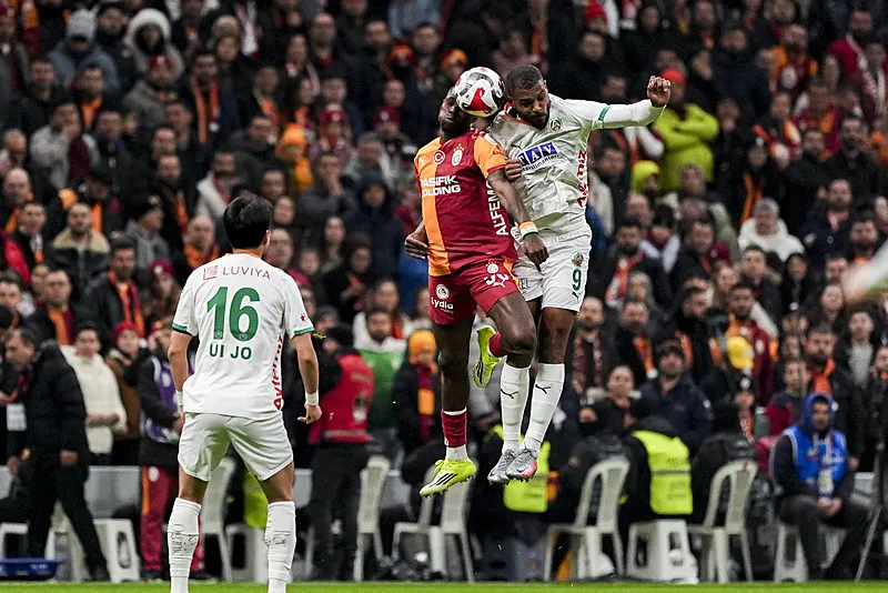 Borussia Dortmund'un yıldızı Galatasaray'a! Transferin gözdesi Ramy Bensebaini - 11