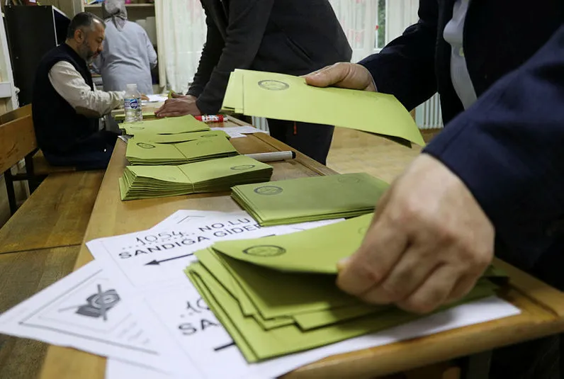 HDP ve CHP’den sandık başında provokasyon!