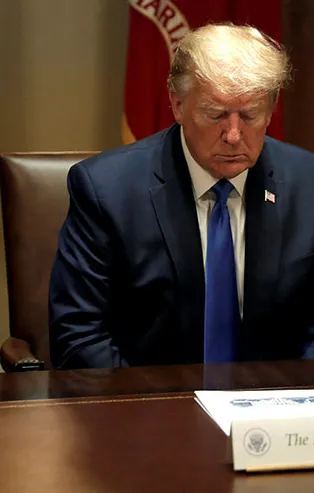 ABD alarmda! Koronavirüs Beyaz Saray'da!