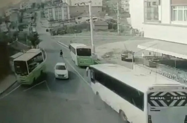 4’ü öğrenci 5 kişinin yaşamını yitirdiği servis kazasının kamera görüntüleri ortaya çıktı