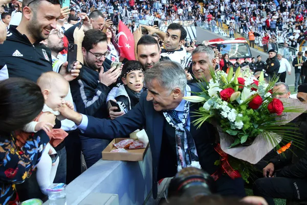 besiktas-senol-gunesle-cok-farkli-umraniyesporu-vodafone-parkta-5-2-yendi-1667145608976.jpg