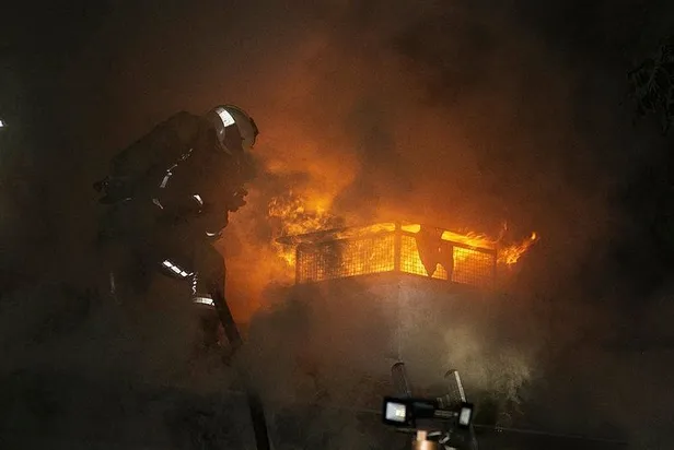 Son dakika: Ankara'da Hacı Bayram Veli Camisi'nin avlusunda yangın çıktı-2