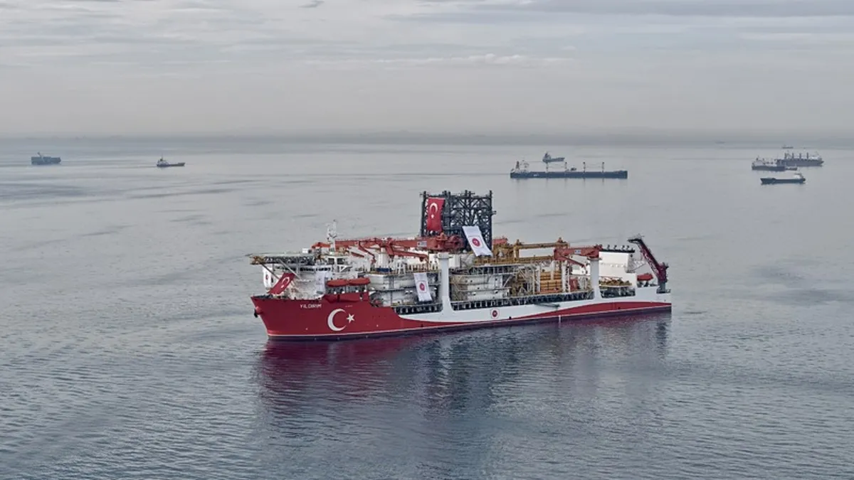 Yıldırım sondaj gemisi Karadeniz yolcusu!