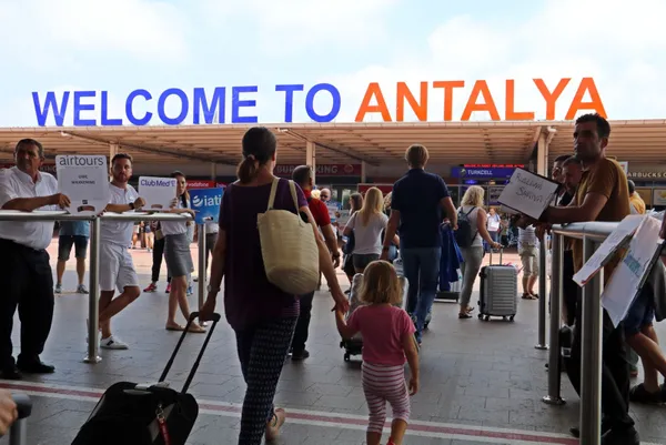 ruslarin-sonbaharda-da-tatilde-bir-numarali-tercihi-turkiye-tur-satislari-yuzde-95i-asti-1629205627972.jpg Rusların sonbaharda da tatilde bir numaralı tercihi Türkiye! Tur satışları yüzde 95'i aştı-5