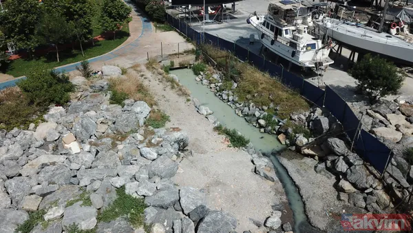 Marmara Denizi'nden müsilaj temizlenmeye çalışılırken Kalamış'taki dereden beyaz su aktı - 2