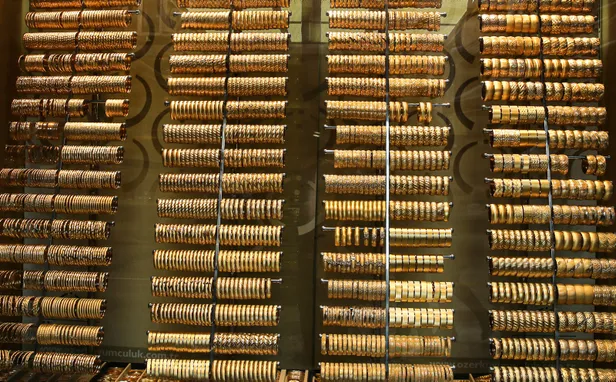 22-ayar-bilezik-gram-ve-ceyrek-altin-fiyatlari-ne-kadar-yilin-son-gununde-175-artis-78-lira-birdenbire-1609433770118.jpg