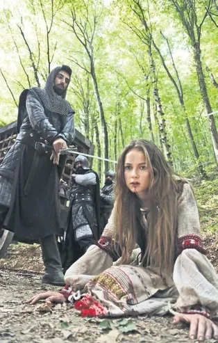 Ece Çeşmioğlu'ndan 'Türkler Geliyor: Adaletin Kılıcı' filmi için hummalı hazırlık