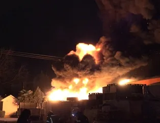 Trafodan çıkan kıvılcımlar geceyi aydınlattı