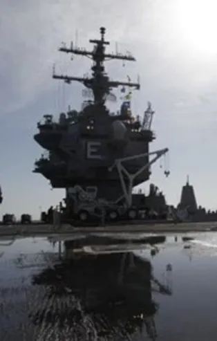 İran ABD'yi Basra Körfezi'ndeki savaş gemisini vurmakla tehdit etti