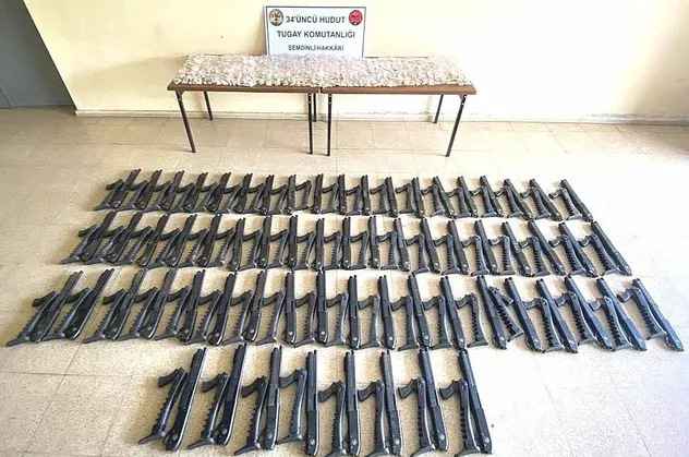 Son dakika: MSB açıkladı: Hakkari'de 65 pompalı tüfek ile 1 milyon 35 bin liralık tıbbi malzeme ele geçirildi