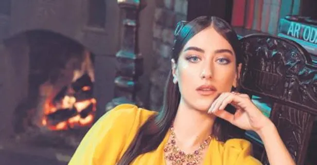 Hazal Kaya yakın arkadaşını evlendiriyor