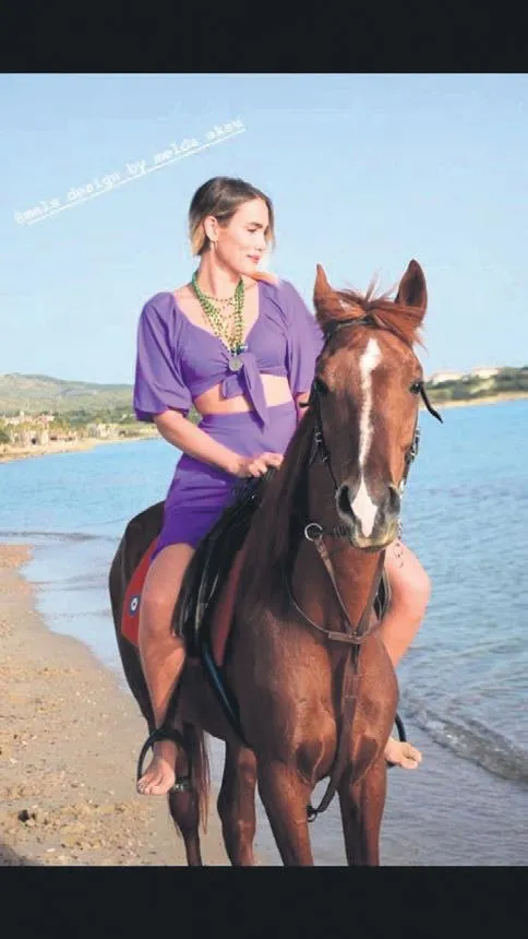 Erdal Acar'ın eşi Kardelen Acar'dan 300 bin liralık saatiyle şov yaptı