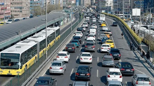 Trafik cezalarını artıran değişiklikler Resmi Gazete'de yayımlandı-4