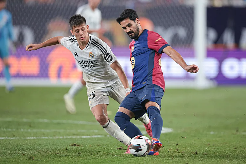 Fenerbahçe'den 4-4'lük transfer operasyonu! Galatasaray'ın ilgilendiği isimler listede - 11