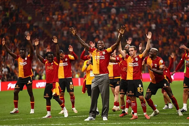 galatasarayin-forma-geliri-68-milyon-euroya-cikti-1788509575316.jpeg Galatasaray'ın forma geliri rekor seviyeye ulaştı: 68 milyon euro!-2