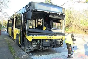 Sarıyer’de İETT otobüsü dönüş yapmaya çalışan araca çarptı: Sürücüler yaralandı