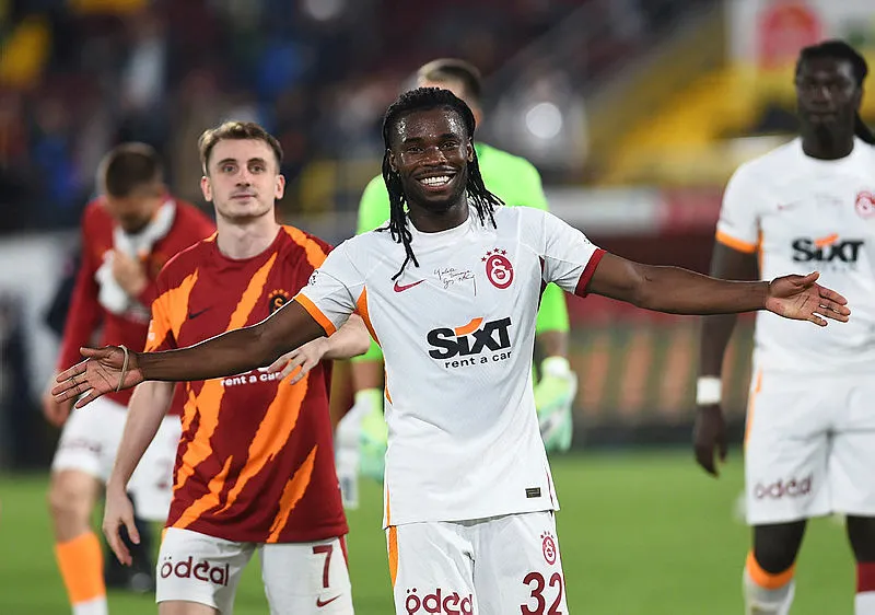 Galatasaray'dan PSG, Barcelona ve Real Madrid'e transfer çalımı! - 9