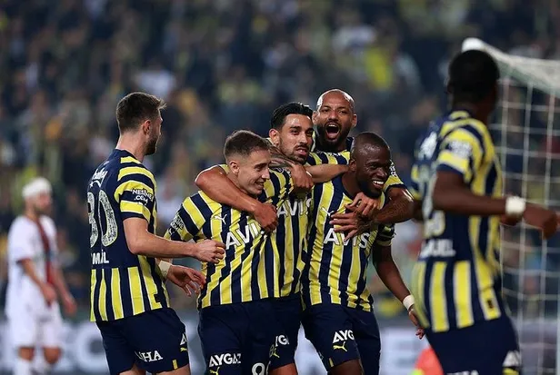 fenerbahce-fatih-karagumruk-canli-anlatim-izle-1665342283597.jpeg İstanbul'da gol düellosu! Fenerbahçe evinde VavaCars Fatih Karagümrük'ü 5-4 mağlup etti-3