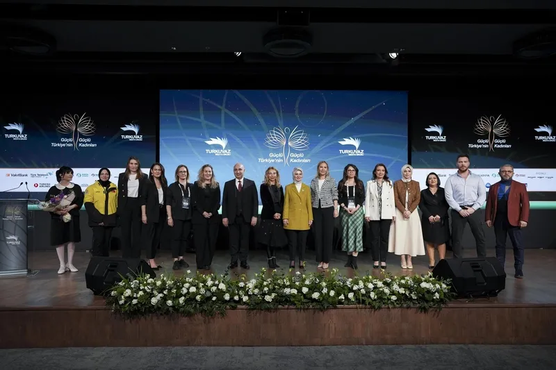 Turkuvaz Medya'da Güçlü Türkiye’nin Güçlü Kadınları Zirvesi: Aile ve Sosyal Hizmetler Bakanı Mahinur Özdemir Göktaş: "Kadının gücüyle dimdik ayağa kalkıyoruz"-3