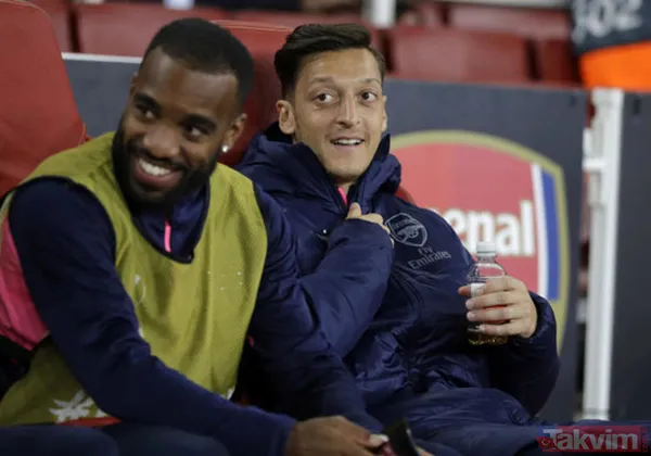 Mesut Özil'e çirkin saldırı! - 15