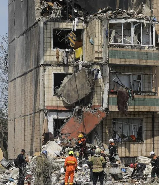 rusyadan-ukraynaya-fuze-saldirisi-6-olu-75-yarali-1690830713648.jpeg Rusya'dan Ukrayna'ya füze saldırısı: Ölü ve yaralılar var-5