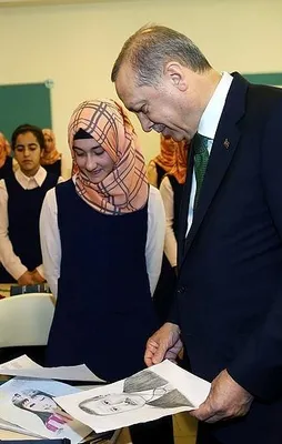 Cumhurbaşkanı Erdoğan imam hatip lisesini ziyaret etti!