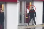 Beşiktaş'ta bankaya silahlı baskın | Müdürü rehin aldı eğitimli köpekten kaçamadı