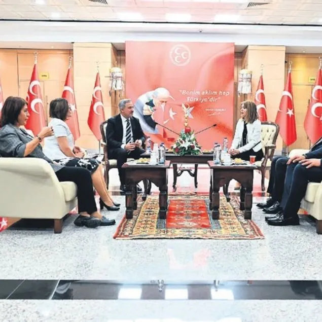 Siyasette bayram havası