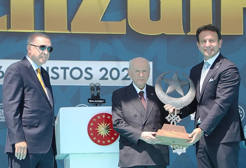 Başkan Erdoğan'dan Malazgirt'te "terörsüz Türkiye" uyarısı! "Yönünü Türkiye'ye ve Şam'a dönen kazanacak" | Kılıç çıkarsa kelama yer kalmaz-6