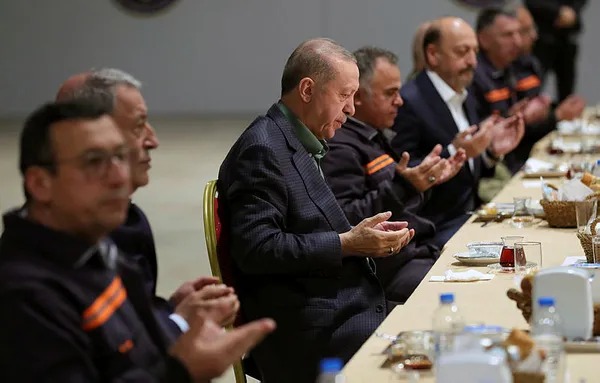 Son dakika: Başkan Erdoğan'dan yoğun Ramazan mesaisi! Telefon görüşmeleri, ziyaretler, etkinlikler...-10