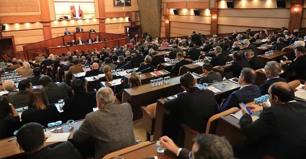 Özgür Karabat'a giden ballı ihaleler İBB Meclisi'nde tartışıldı! Milyarlık vurgun yeniden gündeme geldi