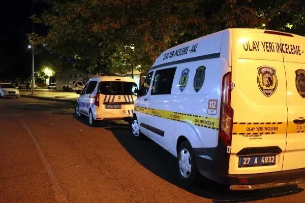 Gaziantep’te kimlik kontrolü yapan bekçileri bıçaklayan saldırgan vurularak öldürüldü-2