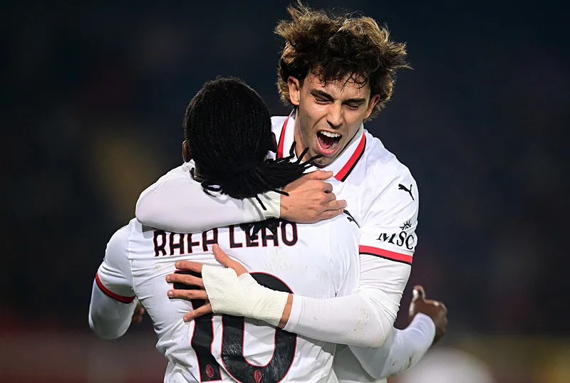 Milan’da iki isim yolcu!