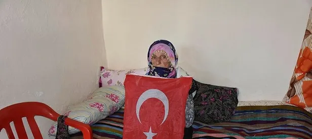 90 yaşındaki Sıdıka Nine'nin bayrak sevgisi