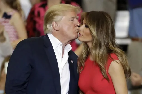 Melania Trump Donald Trump'tan boşanacak mı? Çiftin en yakın arkadaşları da devreye girdi-5