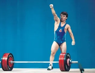 Küçük dev adam ağlattı