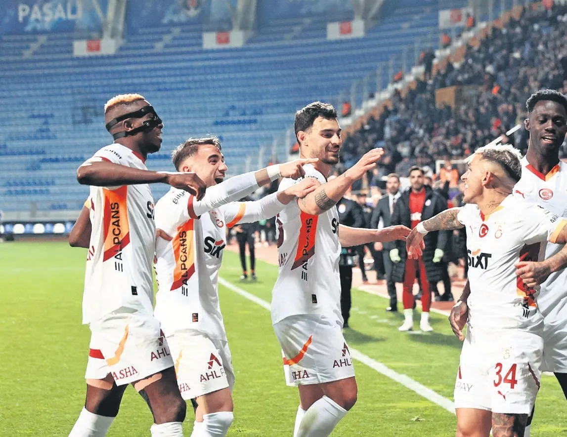 Aslan devlerle yarışıyor