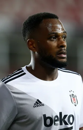 Beşiktaş'tan Cyle Larin'e sürpriz talip! Şampiyonlar Ligi'ne dönüyor...