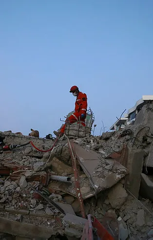 Rıza Bey Apartmanı'nın müteahhidinin yalanını Google ortaya çıkardı