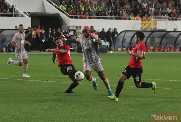 Galatasaray taraftarından Fatih Terim'e büyük tepki: Sorun Levent hocada değilmiş - 31