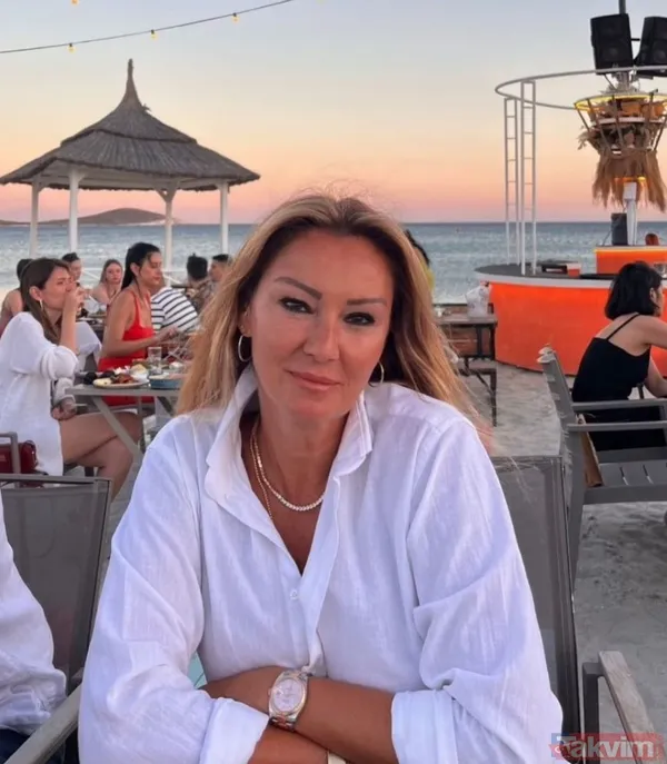 Kim der 50 yaşında! Pınar Altuğ doğum günü pozlarıyla ortalığı salladı! Yağmur Atacan ve Su Atacan'dan peş peşe paylaşım - 4