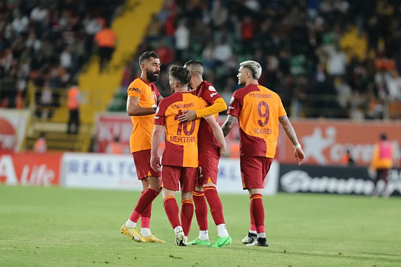 Okan Buruk'tan 2 flaş karar! İşte Galatasaray'ın Pendikspor maçı 11'i - 4