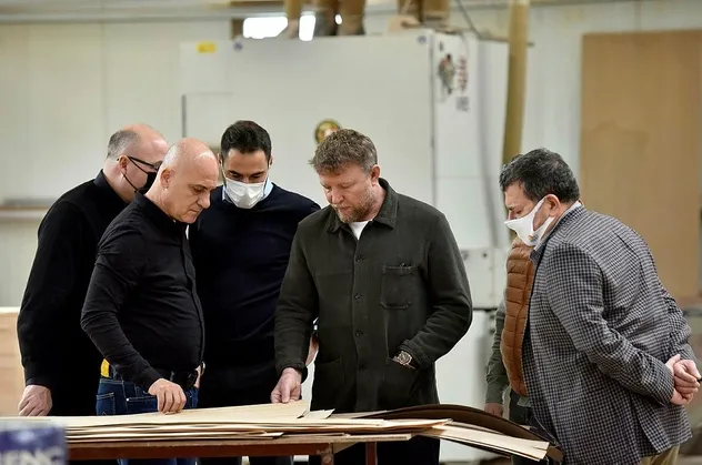 Dünyaca ünlü İngiliz Yönetmen Guy Ritchie Antalya OSB’de iş fırsatlarını değerlendirdi