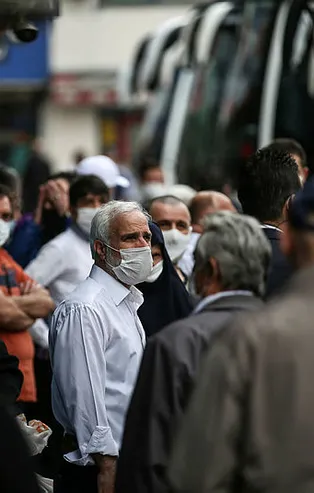 Vatandaşlar otogara akın etti! Tavan fiyat aşıldı