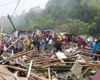 Toprak kayması sonucu 14 kişi öldü