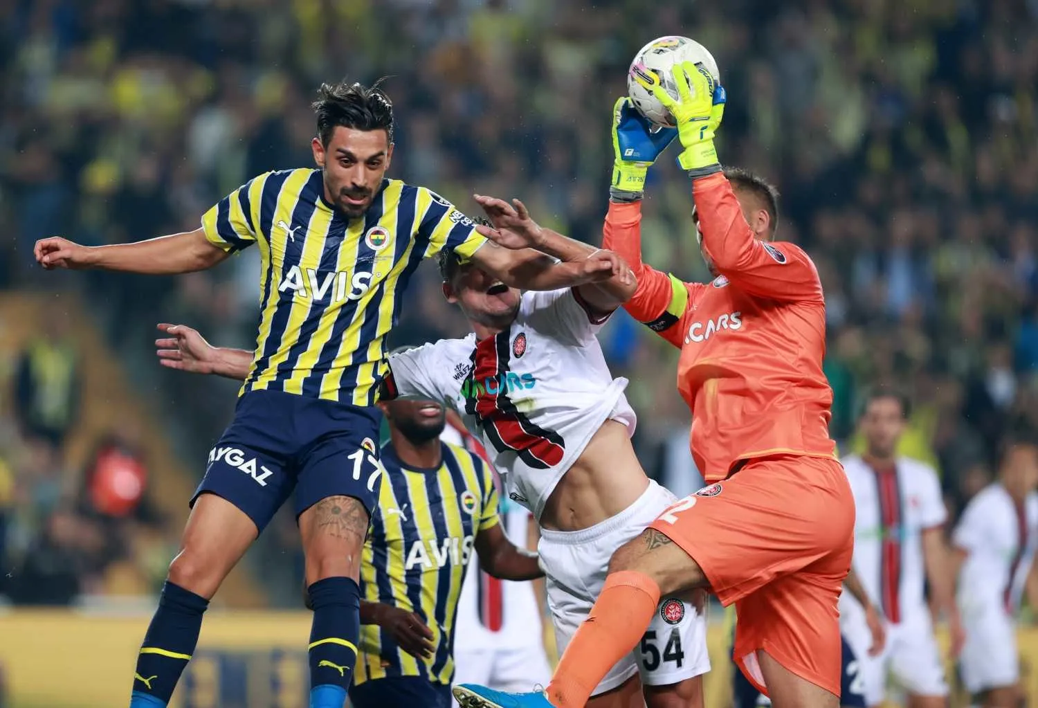 Tedesco'dan mecburi rotasyon! İşte muhtemel 11 - 4