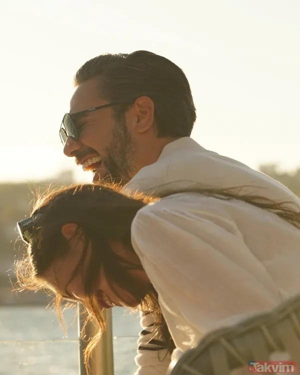 Neslihan Atagül ile eşi Kadir Doğulu’dan yatak odası pozu! 8 yılı devirdiler! Baş başa en özel anlarını yayınladı! - 5