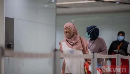 7 ay sonra ilk! Yurt dışından gelen ilk umre grubu Suudi Arabistan’a ulaştı